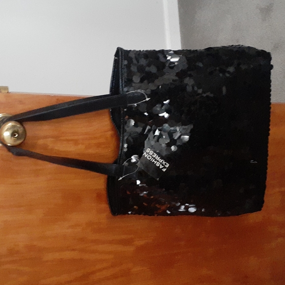 NWT Fashion Express Black Bangle Bead Tote - Picture 1 of 6